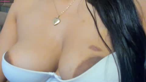 Snapshot of amaia_mendoza chatting on 11, 2, 2025 Amaia Mendoza online show from 11, 2, 2025