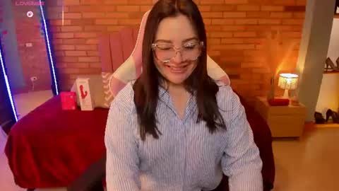 Snapshot of amaia_monet chatting on 14, 6, 2026 Hi Im AmaiaHelp me reach 100 likes online show from 14, 6, 2026