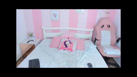 Snapshot of amaia_monroe chatting on 4, 12, 2025 amaia_monroe online show from 4, 12, 2025