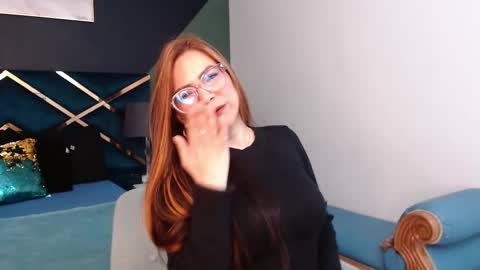 Snapshot of amaiajonnes_ chatting on 7, 11, 2025 Amaia online show from 7, 11, 2025