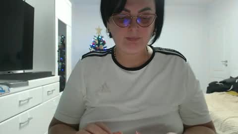 Snapshot of amanda_muller5 chatting on 17, 12, 2025 Anda .. online show from 17, 12, 2025