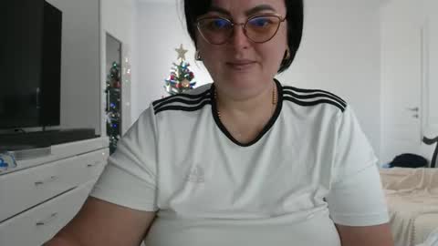 Snapshot of amanda_muller5 chatting on 18, 12, 2025 Anda .. online show from 18, 12, 2025