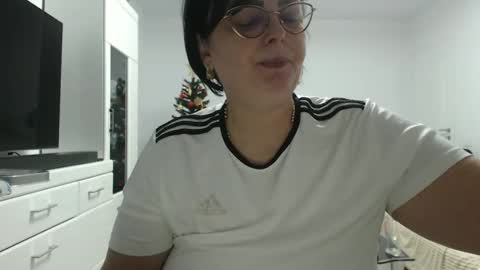 Snapshot of amanda_muller5 chatting on 18, 12, 2025 Anda .. online show from 18, 12, 2025