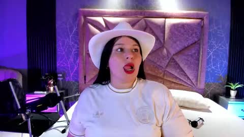 Amanda cruz online show from 10, 9, 2025