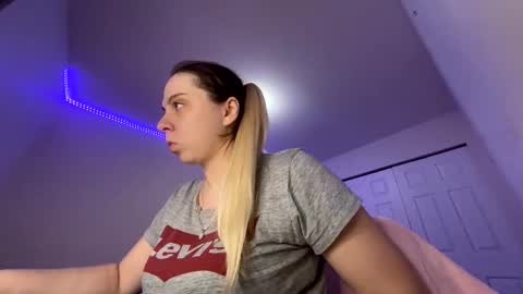 Snapshot of amandainbloom chatting on 27, 2, 2025 Amanda online show from 27, 2, 2025