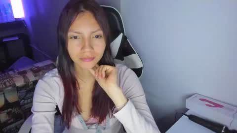 Snapshot of amara_22_ chatting on 3, 7, 2026 Liz online show from 3, 7, 2026