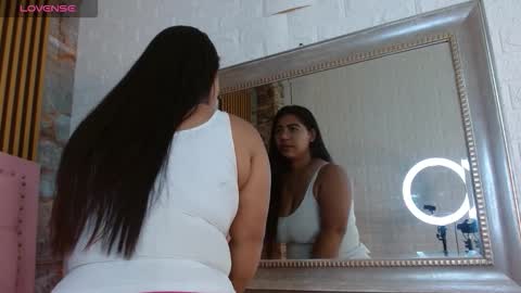 Snapshot of amara__hank chatting on 10, 11, 2025 amara__hank online show from 10, 11, 2025