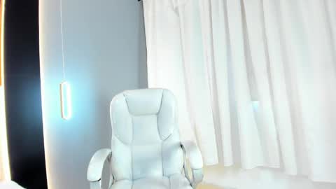 Snapshot of amara_lune chatting on 2, 6, 2026 online show from 2, 6, 2026