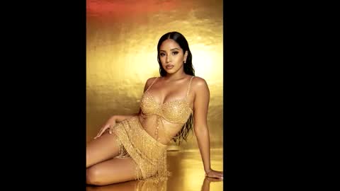 Amara Lux online show from 3, 12, 2025