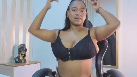 Snapshot of amara_queen_ chatting on 10, 3, 2026 Amara online show from 10, 3, 2026