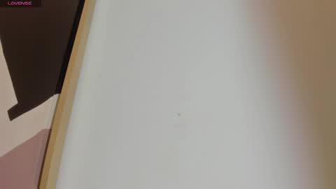 ambarevans_ online show from 13, 1, 2026