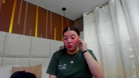 Snapshot of ambargills chatting on 4, 3, 2026 AmbarGills online show from 4, 3, 2026