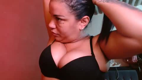 Snapshot of ambarmilf09 chatting on 11, 10, 2025 ambarmilf09 online show from 11, 10, 2025