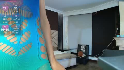 Ambar Ross online show from 7, 12, 2024