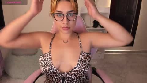 ambarthompson1 online show from 10, 2, 2025