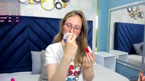 Snapshot of ambeerrwood_ chatting on 3, 2, 2026 . Amber Wood . online show from 3, 2, 2026