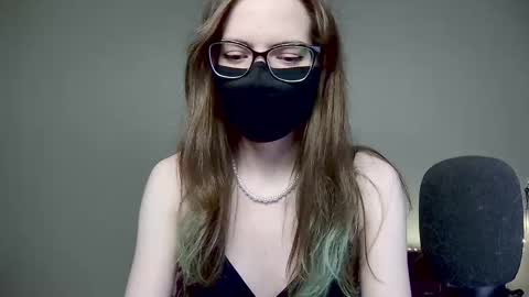 Amber non-nude model online show from 29, 11, 2025