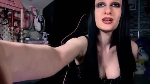 Snapshot of amberangel666 chatting on 4, 4, 2026 DEMONESS AMBER 666 online show from 4, 4, 2026