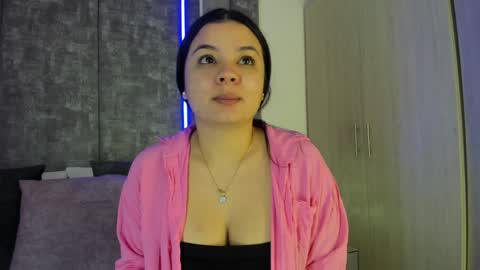 Amber Ferreira online show from 4, 12, 2024