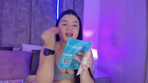 Amber Ferreira online show from 18, 12, 2024