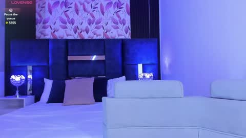 Amber Ferreira online show from 18, 1, 2025