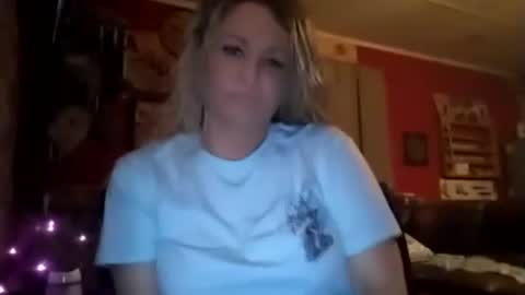 Snapshot of amdavis388 chatting on 12, 9, 2025 amdavis388 online show from 12, 9, 2025