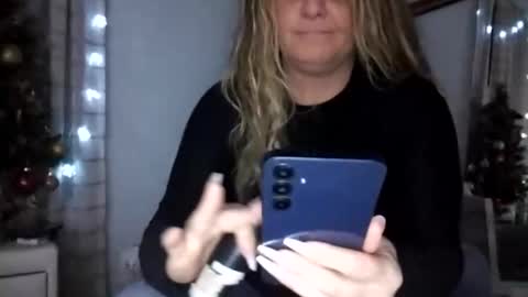 Snapshot of amdavis388 chatting on 23, 11, 2025 amdavis388 online show from 23, 11, 2025