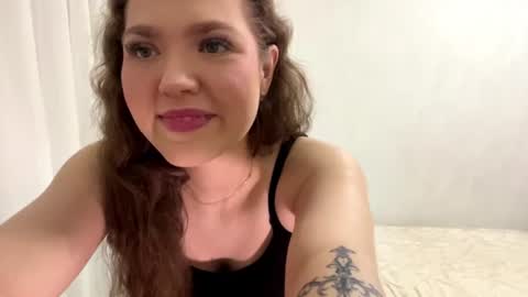 Snapshot of ameeteuscher chatting on 21, 6, 2026 Mia online show from 21, 6, 2026