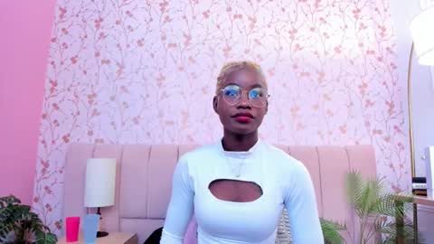 Amelia Adams online show from 2, 12, 2025