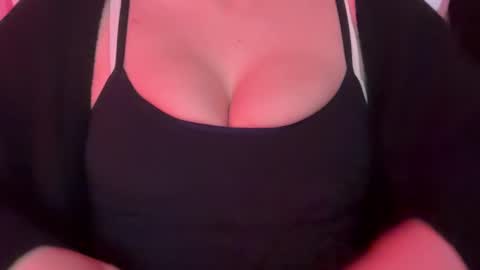 Snapshot of ameliacooperxxx chatting on 17, 10, 2025 ameliacooperxxx online show from 17, 10, 2025