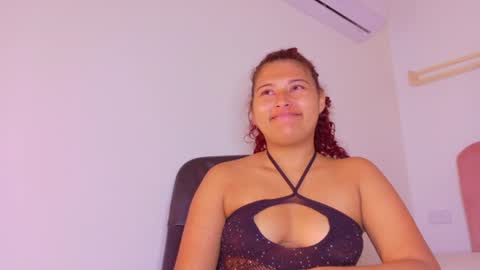 Snapshot of amelialaurent_ chatting on 20, 6, 2026 amelialaurent_ online show from 20, 6, 2026