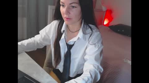 amelinamersi online show from 13, 9, 2025