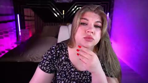 Snapshot of amellywhite chatting on 24, 7, 2026 Alina online show from 24, 7, 2026