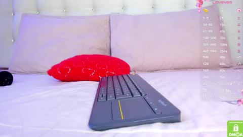 Snapshot of amelyamann chatting on 12, 3, 2025          online show from 12, 3, 2025
