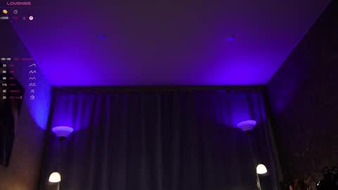 Snapshot of amelyxxx chatting on 8, 3, 2025 Amy online show from 8, 3, 2025