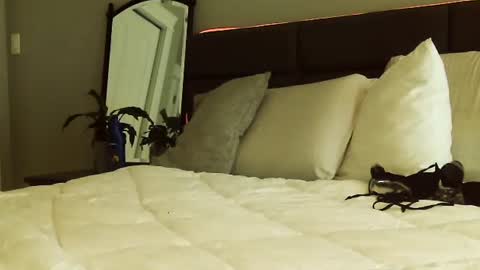 Snapshot of amera_gray chatting on 8, 2, 2025 HOT white naughty leo xxx online show from 8, 2, 2025