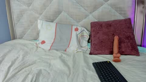 Call me Amy  online show from 4, 4, 2026