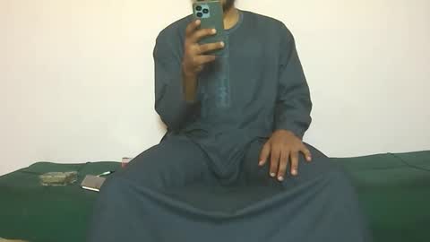 Snapshot of amir_elaraby chatting on 28, 9, 2025 Amir online show from 28, 9, 2025