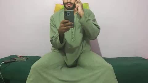 Snapshot of amir_elaraby chatting on 16, 11, 2025 Amir online show from 16, 11, 2025