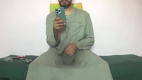 Snapshot of amir_elaraby chatting on 17, 11, 2025 Amir online show from 17, 11, 2025
