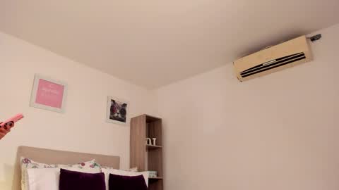 Amira Sanz online show from 7, 11, 2025