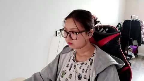 Snapshot of amiramita chatting on 21, 5, 2026 Kathrynenijou online show from 21, 5, 2026