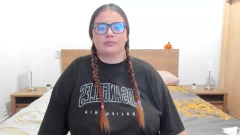 Amira Vyxen online show from 1, 11, 2025