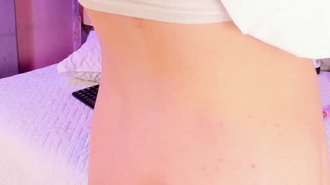 Snapshot of ammy_durand chatting on 8, 2, 2025 ammy durand online show from 8, 2, 2025