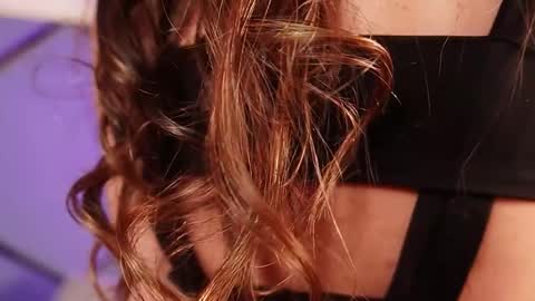 Snapshot of ammy_durand chatting on 11, 11, 2025 ammy durand online show from 11, 11, 2025