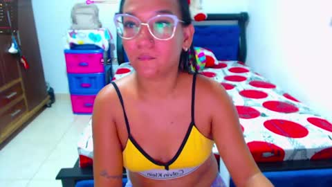 Snapshot of ammy_ronan chatting on 17, 6, 2026 IM AMMY online show from 17, 6, 2026