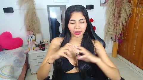 ammyy_wood_ online show from 9, 10, 2025