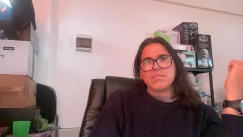 Snapshot of amo_s chatting on 12, 10, 2025 amo_s online show from 12, 10, 2025