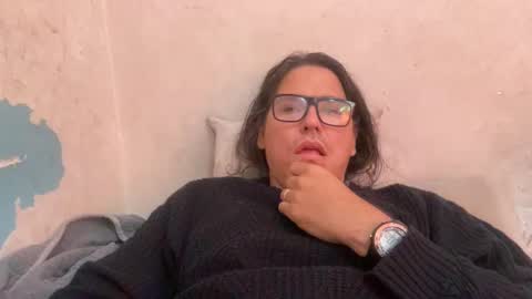 Snapshot of amo_s chatting on 19, 10, 2025 amo_s online show from 19, 10, 2025