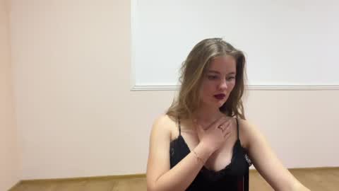 amorelle_ online show from 19, 4, 2026
